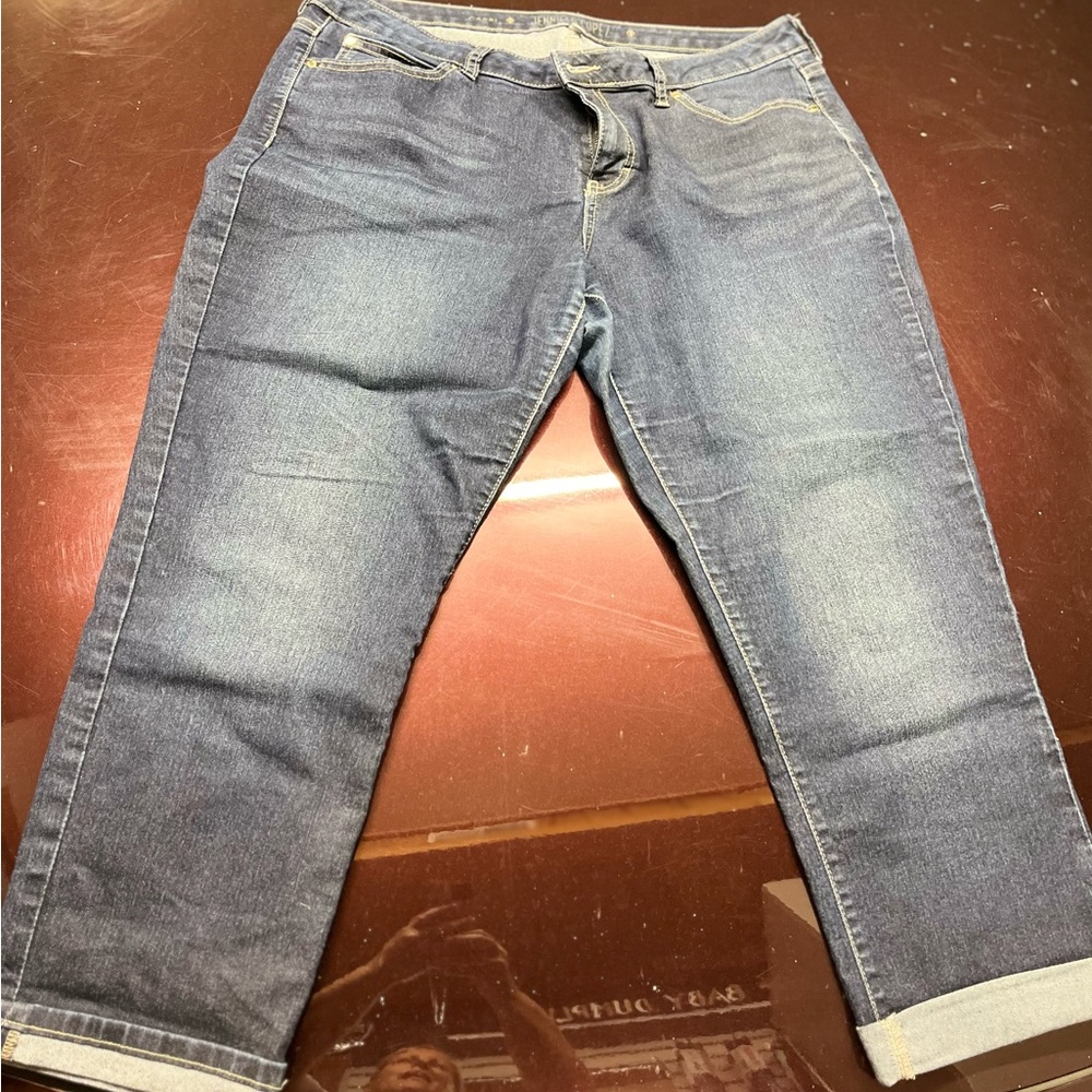 Women’s size 16 Capri style jeans